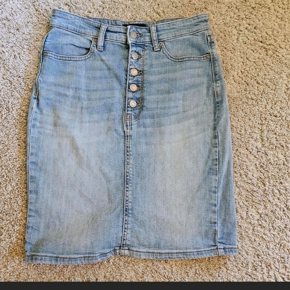 Banana Republic Button Fly Denim Skirt | Size 0 - Picture 1 of 5